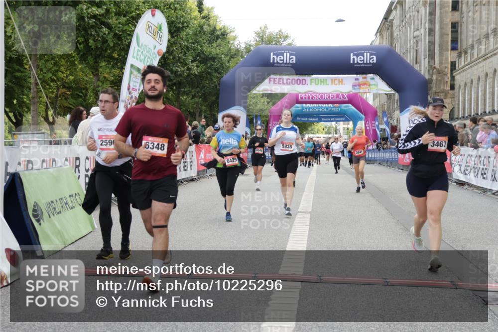 06.09.2026 - CURREX Alsterlauf Yannick Fuchs http://msf.ph/oto/10225296 06.09.2026 10:13:40 Ziel 2596, 2941, 3168, 3186, 3187, 3467, 3643, 4416, 5938, 6348, 6429, 8040 meine-sportfotos.de