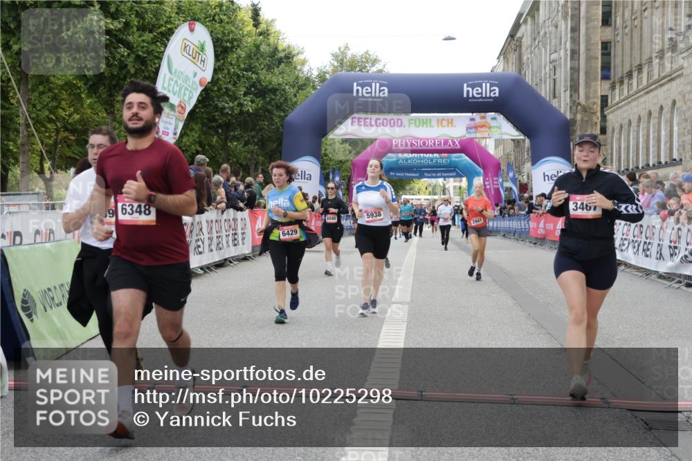 06.09.2026 - CURREX Alsterlauf Yannick Fuchs http://msf.ph/oto/10225298 06.09.2026 10:13:40 Ziel 2596, 2941, 3168, 3186, 3187, 3467, 3643, 4416, 5938, 6348, 6429, 8040 meine-sportfotos.de