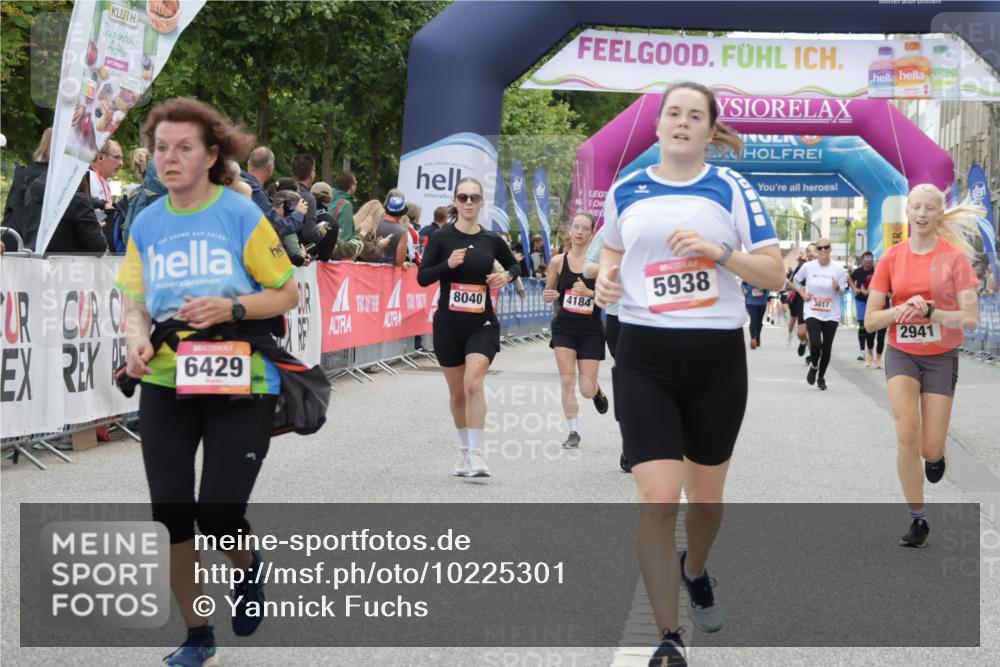 06.09.2026 - CURREX Alsterlauf Yannick Fuchs http://msf.ph/oto/10225301 06.09.2026 10:13:42 Ziel 2596, 2941, 3168, 3467, 3643, 4184, 4416, 5938, 6348, 6429, 8040 meine-sportfotos.de