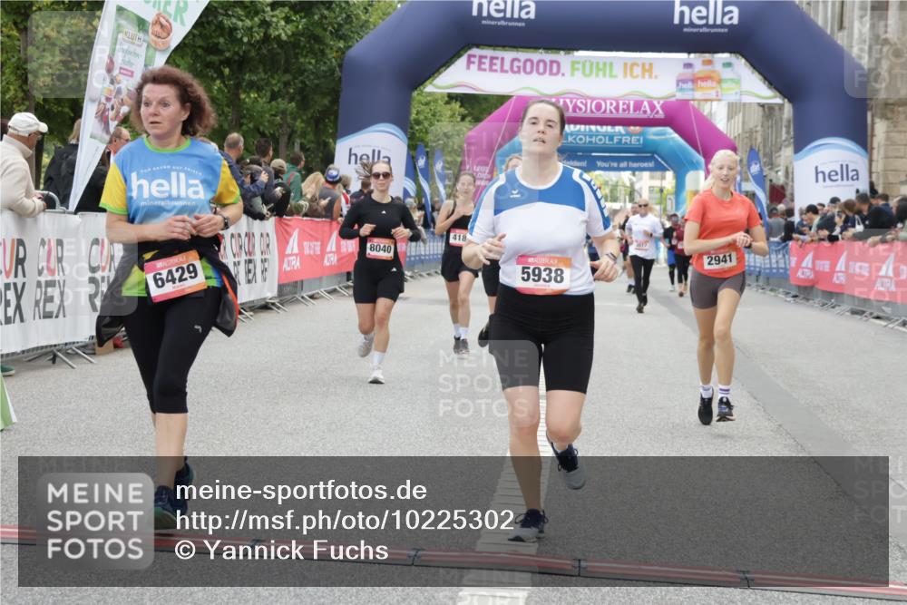 06.09.2026 - CURREX Alsterlauf Yannick Fuchs http://msf.ph/oto/10225302 06.09.2026 10:13:42 Ziel 2596, 2941, 3168, 3467, 3643, 4184, 4416, 5938, 6348, 6429, 8040 meine-sportfotos.de