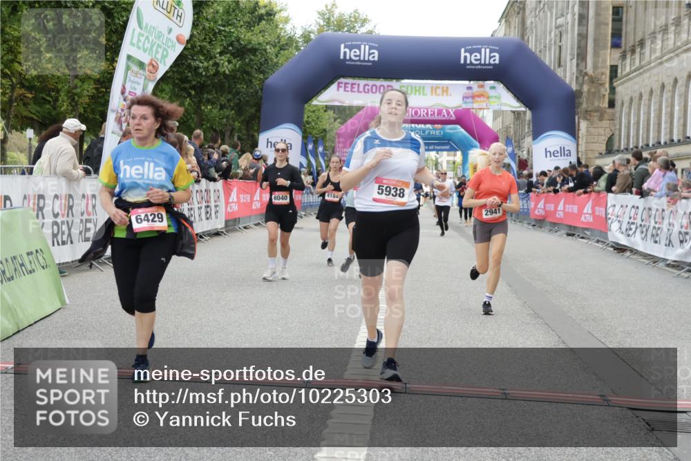 06.09.2026 - CURREX Alsterlauf Yannick Fuchs http://msf.ph/oto/10225303 06.09.2026 10:13:42 Ziel 2596, 2941, 3168, 3467, 3643, 4184, 4416, 5938, 6348, 6429, 8040 meine-sportfotos.de