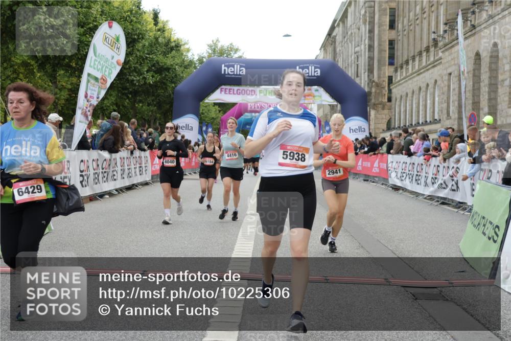06.09.2026 - CURREX Alsterlauf Yannick Fuchs http://msf.ph/oto/10225306 06.09.2026 10:13:43 Ziel 2596, 2941, 3168, 3467, 3643, 4184, 4416, 5938, 6348, 6429, 8040 meine-sportfotos.de
