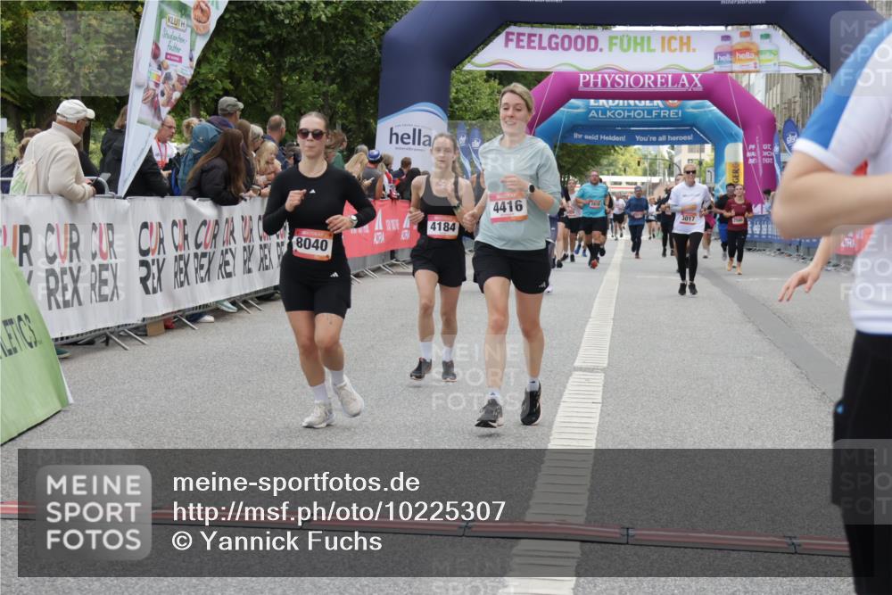 06.09.2026 - CURREX Alsterlauf Yannick Fuchs http://msf.ph/oto/10225307 06.09.2026 10:13:44 Ziel 2596, 2941, 3168, 3467, 4184, 4416, 5938, 6348, 6429, 8040 meine-sportfotos.de