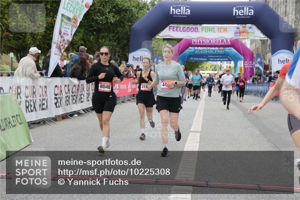 06.09.2026 - CURREX Alsterlauf Yannick Fuchs http://msf.ph/oto/10225308 06.09.2026 10:13:44 Ziel 2596, 2941, 3168, 3467, 4184, 4416, 5938, 6348, 6429, 8040 meine-sportfotos.de