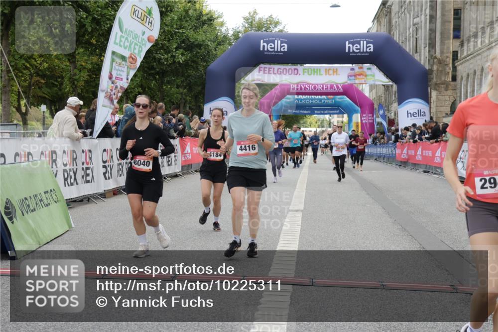 06.09.2026 - CURREX Alsterlauf Yannick Fuchs http://msf.ph/oto/10225311 06.09.2026 10:13:45 Ziel 2596, 2941, 3467, 3558, 4184, 4416, 5843, 5938, 6348, 6429, 8040 meine-sportfotos.de