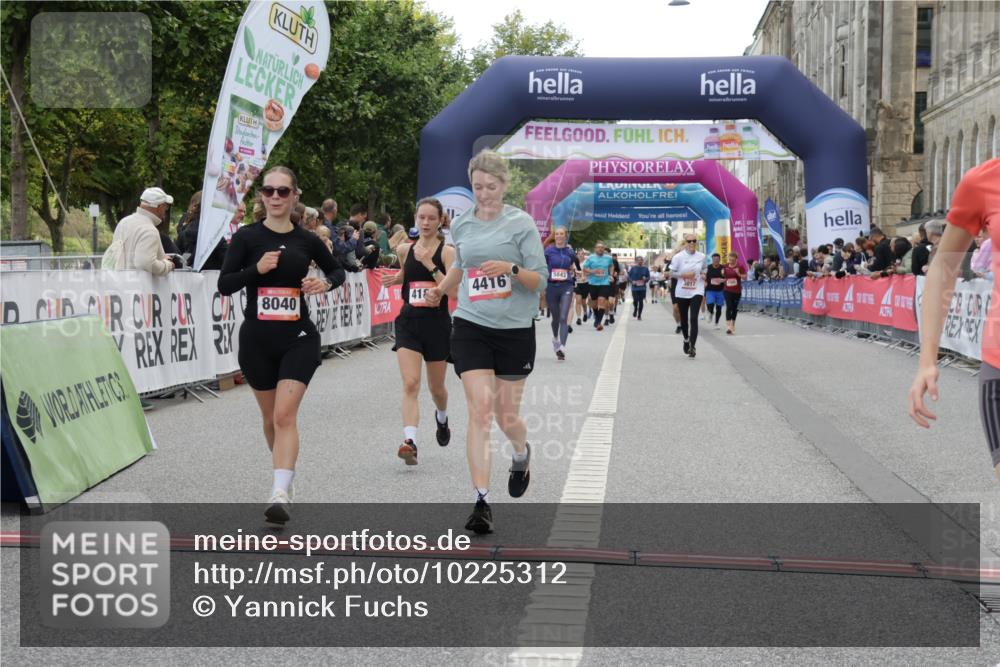 06.09.2026 - CURREX Alsterlauf Yannick Fuchs http://msf.ph/oto/10225312 06.09.2026 10:13:45 Ziel 2596, 2941, 3467, 3558, 4184, 4416, 5843, 5938, 6348, 6429, 8040 meine-sportfotos.de