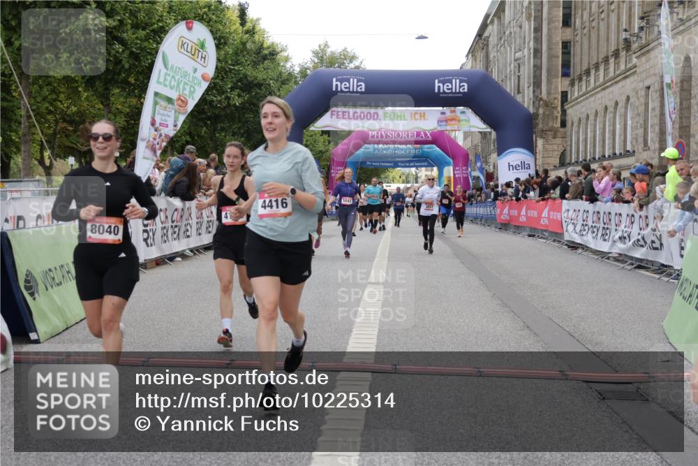 06.09.2026 - CURREX Alsterlauf Yannick Fuchs http://msf.ph/oto/10225314 06.09.2026 10:13:45 Ziel 2596, 2941, 3467, 3558, 4184, 4416, 5843, 5938, 6348, 6429, 8040 meine-sportfotos.de
