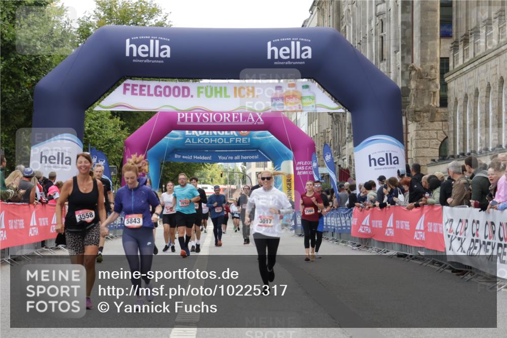 06.09.2026 - CURREX Alsterlauf Yannick Fuchs http://msf.ph/oto/10225317 06.09.2026 10:13:47 Ziel 2596, 2941, 3017, 3467, 3558, 4184, 4416, 5843, 5938, 6348, 6429, 8040 meine-sportfotos.de