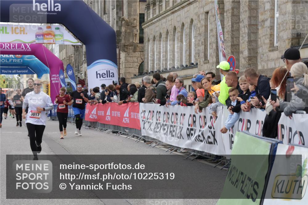 06.09.2026 - CURREX Alsterlauf Yannick Fuchs http://msf.ph/oto/10225319 06.09.2026 10:13:47 Ziel 2596, 2941, 3017, 3467, 3558, 4184, 4416, 5843, 5938, 6348, 6429, 8040 meine-sportfotos.de