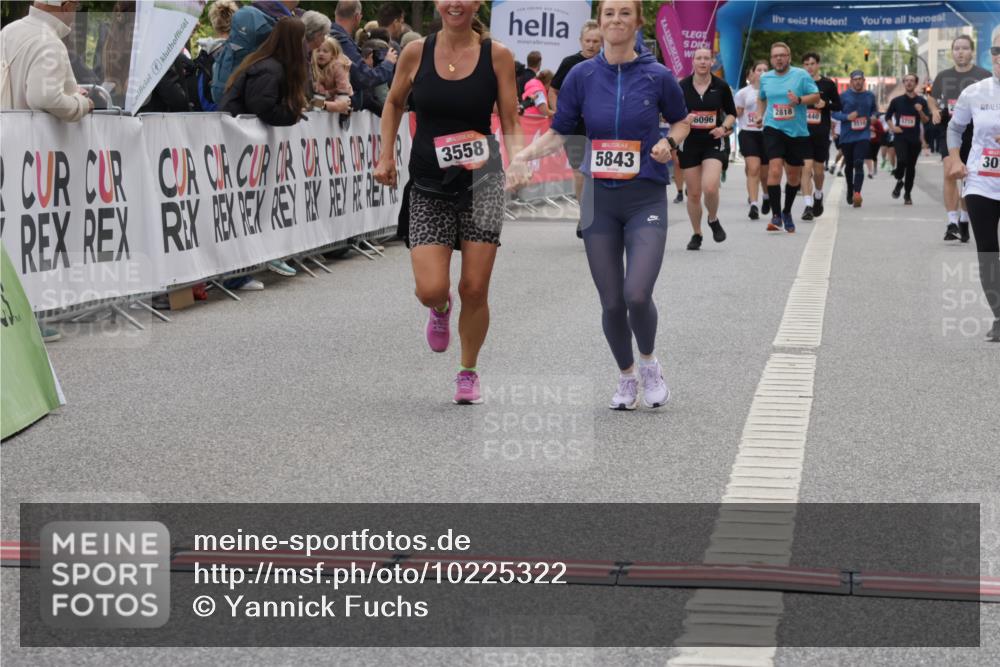 06.09.2026 - CURREX Alsterlauf Yannick Fuchs http://msf.ph/oto/10225322 06.09.2026 10:13:48 Ziel 2596, 2941, 3017, 3467, 3558, 4184, 4416, 5843, 5938, 6429, 8040 meine-sportfotos.de