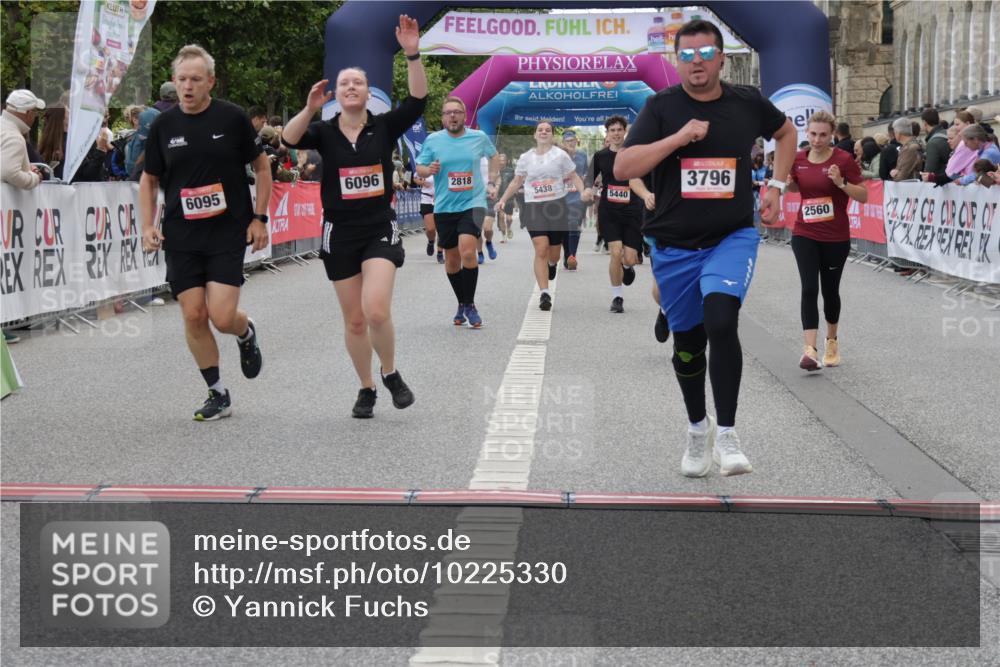 06.09.2026 - CURREX Alsterlauf Yannick Fuchs http://msf.ph/oto/10225330 06.09.2026 10:13:53 Ziel 2555, 2560, 2818, 3017, 3558, 3796, 4184, 5438, 5440, 5843, 6095, 6096 meine-sportfotos.de