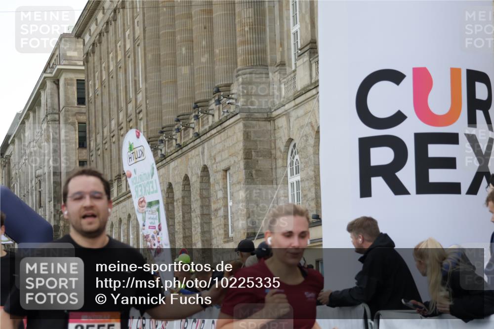 06.09.2026 - CURREX Alsterlauf Yannick Fuchs http://msf.ph/oto/10225335 06.09.2026 10:13:57 Ziel 2555, 2560, 2818, 3017, 3510, 3558, 3796, 4398, 4595, 4596, 5438, 5440, 5715, 5843, 6095, 6096, 6289 meine-sportfotos.de