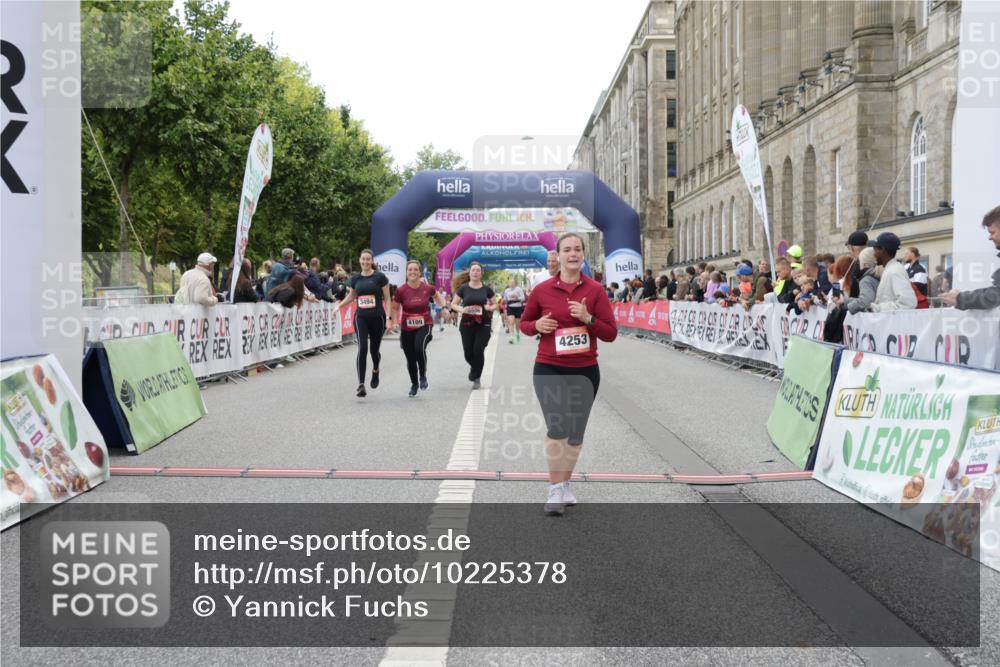 06.09.2026 - CURREX Alsterlauf Yannick Fuchs http://msf.ph/oto/10225378 06.09.2026 10:14:10 Ziel 2800, 2866, 2867, 3494, 3992, 3993, 4109, 4253, 4981, 5506 meine-sportfotos.de