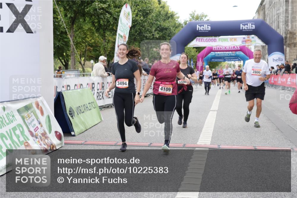 06.09.2026 - CURREX Alsterlauf Yannick Fuchs http://msf.ph/oto/10225383 06.09.2026 10:14:11 Ziel 2800, 2866, 2867, 3494, 3992, 3993, 4109, 4253, 4452, 4981, 5506 meine-sportfotos.de