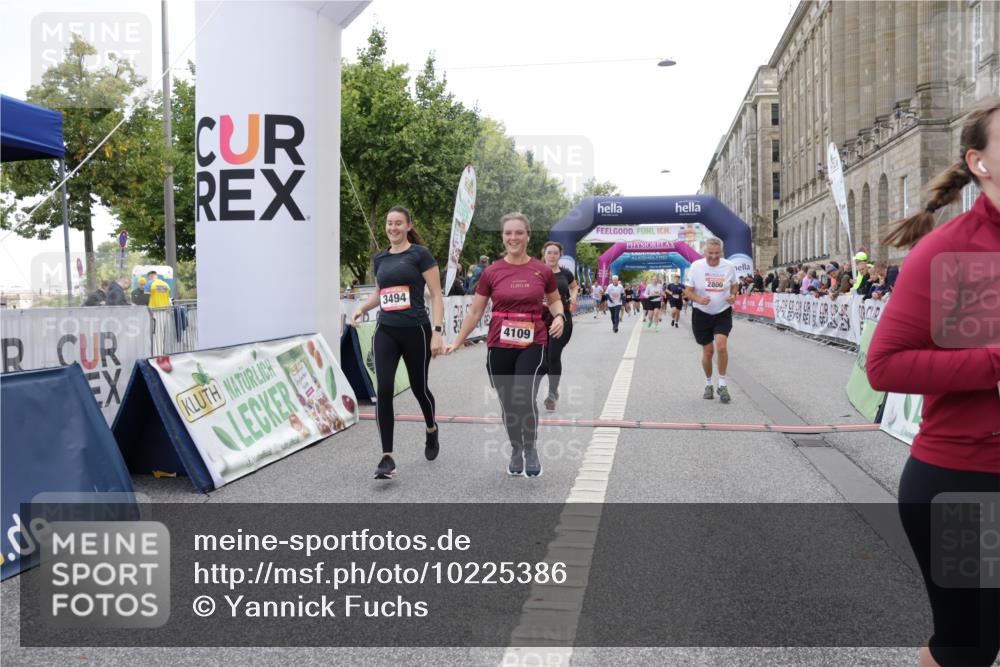 06.09.2026 - CURREX Alsterlauf Yannick Fuchs http://msf.ph/oto/10225386 06.09.2026 10:14:12 Ziel 2800, 2866, 2867, 3494, 3992, 3993, 4109, 4253, 4452, 5506 meine-sportfotos.de