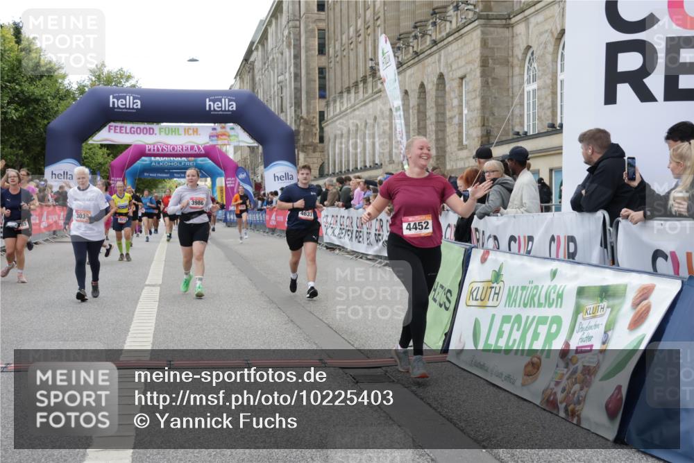 06.09.2026 - CURREX Alsterlauf Yannick Fuchs http://msf.ph/oto/10225403 06.09.2026 10:14:16 Ziel 2800, 3039, 3494, 3864, 3986, 4109, 4253, 4452, 4637, 5183, 5475, 5506 meine-sportfotos.de