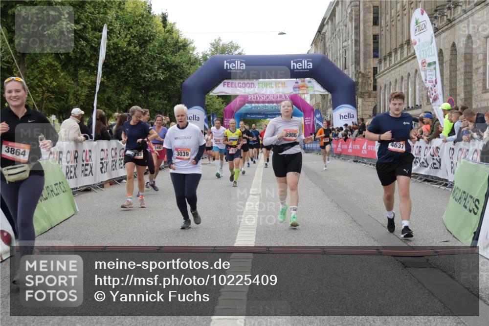 06.09.2026 - CURREX Alsterlauf Yannick Fuchs http://msf.ph/oto/10225409 06.09.2026 10:14:18 Ziel 2800, 3039, 3418, 3494, 3513, 3864, 3986, 4109, 4452, 4637, 5183, 5363, 5475, 5506, 6052 meine-sportfotos.de