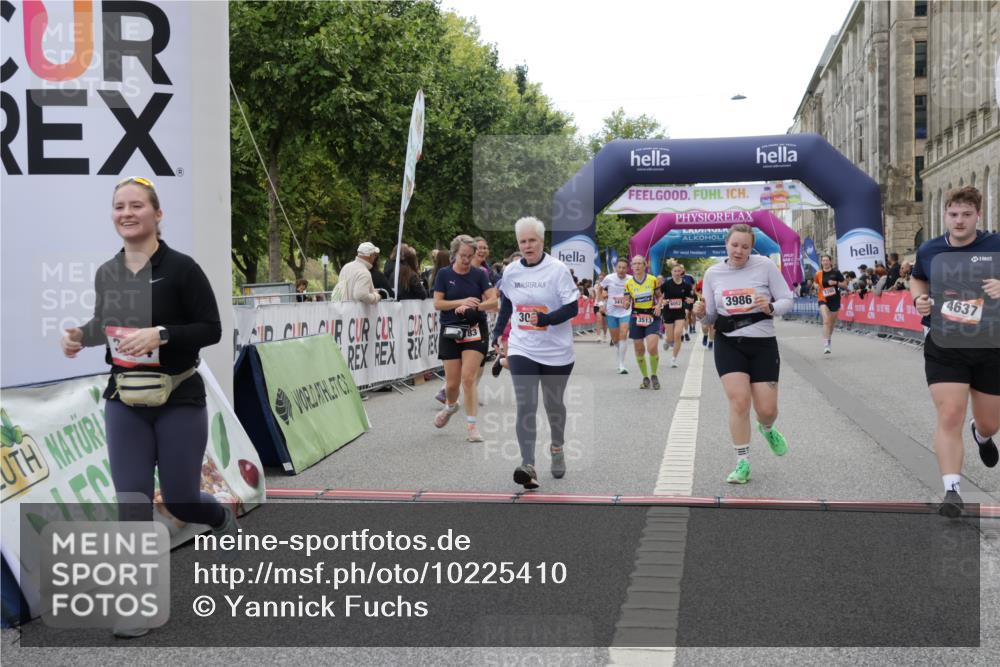 06.09.2026 - CURREX Alsterlauf Yannick Fuchs http://msf.ph/oto/10225410 06.09.2026 10:14:18 Ziel 2800, 3039, 3418, 3494, 3513, 3864, 3986, 4109, 4452, 4637, 5183, 5363, 5475, 5506, 6052 meine-sportfotos.de