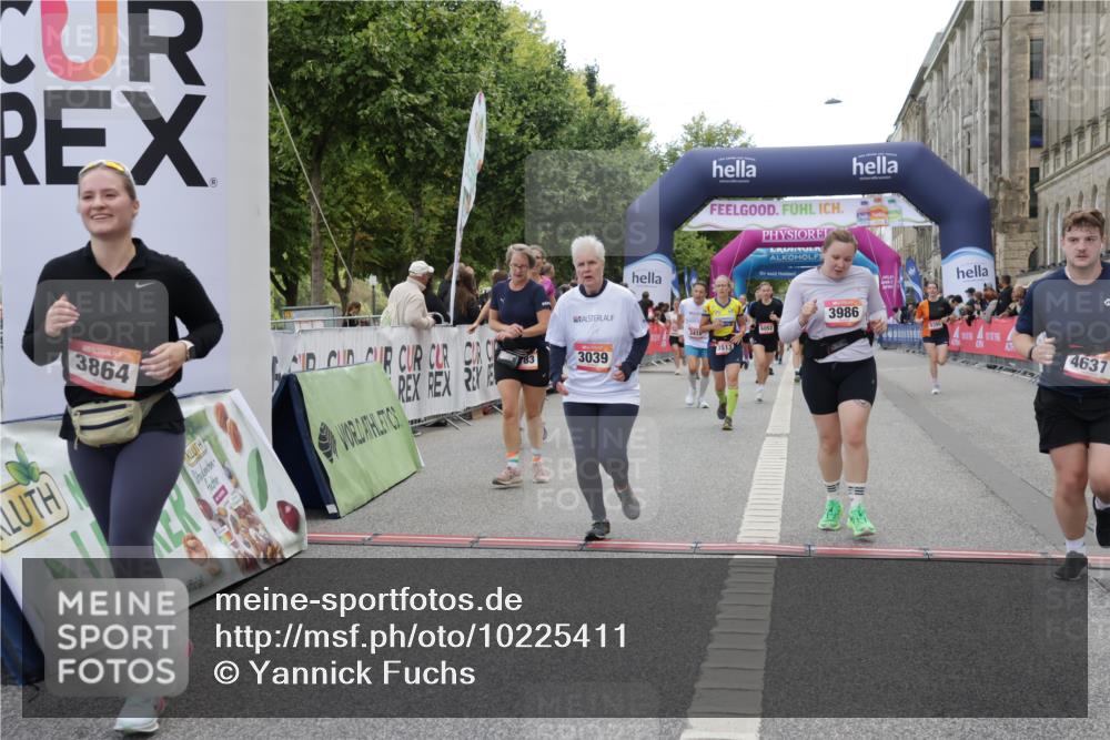 06.09.2026 - CURREX Alsterlauf Yannick Fuchs http://msf.ph/oto/10225411 06.09.2026 10:14:19 Ziel 2800, 3039, 3418, 3513, 3864, 3986, 4109, 4452, 4637, 5183, 5363, 5395, 5475, 5506, 6052 meine-sportfotos.de