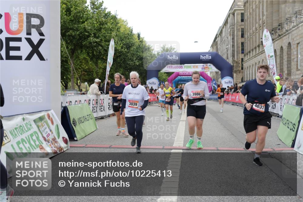 06.09.2026 - CURREX Alsterlauf Yannick Fuchs http://msf.ph/oto/10225413 06.09.2026 10:14:19 Ziel 2800, 3039, 3418, 3513, 3864, 3986, 4109, 4452, 4637, 5183, 5363, 5395, 5475, 5506, 6052 meine-sportfotos.de