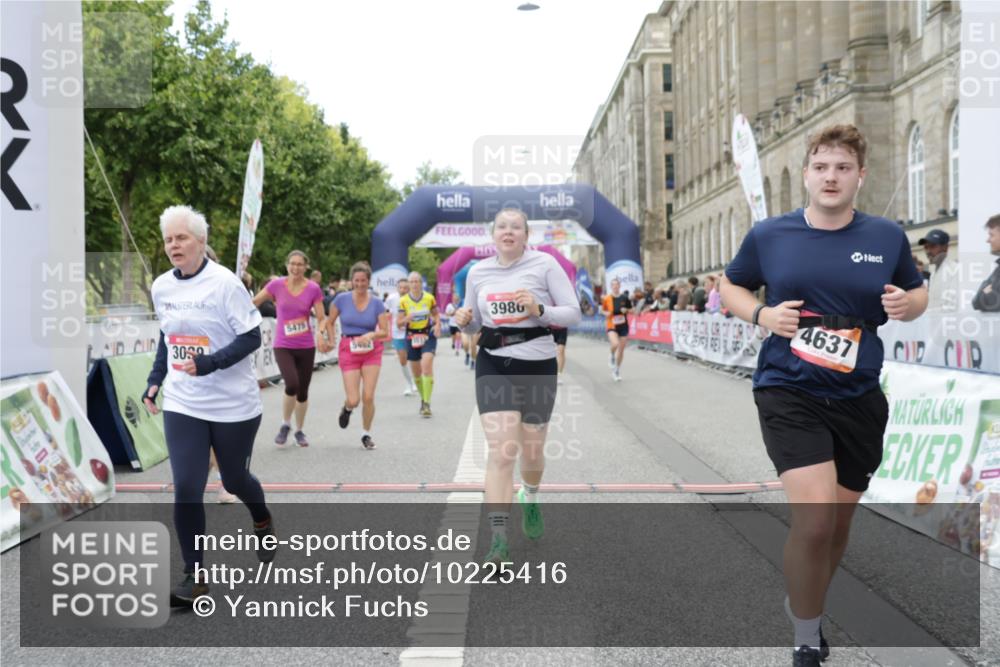 06.09.2026 - CURREX Alsterlauf Yannick Fuchs http://msf.ph/oto/10225416 06.09.2026 10:14:20 Ziel 2800, 3039, 3418, 3513, 3864, 3986, 4196, 4205, 4452, 4637, 5183, 5363, 5395, 5475, 6052 meine-sportfotos.de