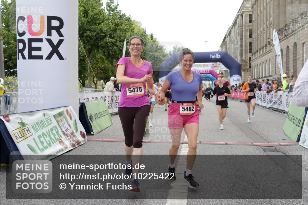 06.09.2026 - CURREX Alsterlauf Yannick Fuchs http://msf.ph/oto/10225422 06.09.2026 10:14:22 Ziel 3039, 3418, 3513, 3864, 3986, 4196, 4205, 4452, 4637, 5002, 5183, 5255, 5363, 5395, 5449, 5475, 6052 meine-sportfotos.de
