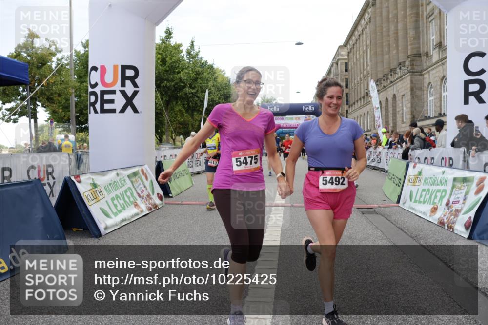 06.09.2026 - CURREX Alsterlauf Yannick Fuchs http://msf.ph/oto/10225425 06.09.2026 10:14:22 Ziel 3039, 3418, 3513, 3864, 3986, 4196, 4205, 4452, 4637, 5002, 5183, 5255, 5363, 5395, 5449, 5475, 6052 meine-sportfotos.de