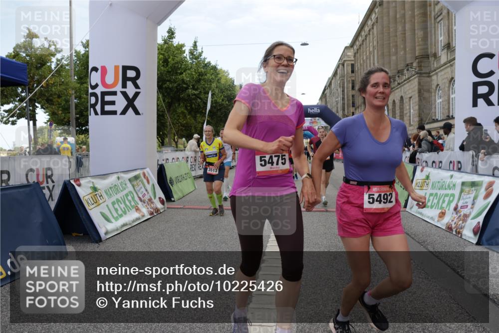 06.09.2026 - CURREX Alsterlauf Yannick Fuchs http://msf.ph/oto/10225426 06.09.2026 10:14:22 Ziel 3039, 3418, 3513, 3864, 3986, 4196, 4205, 4452, 4637, 5002, 5183, 5255, 5363, 5395, 5449, 5475, 6052 meine-sportfotos.de