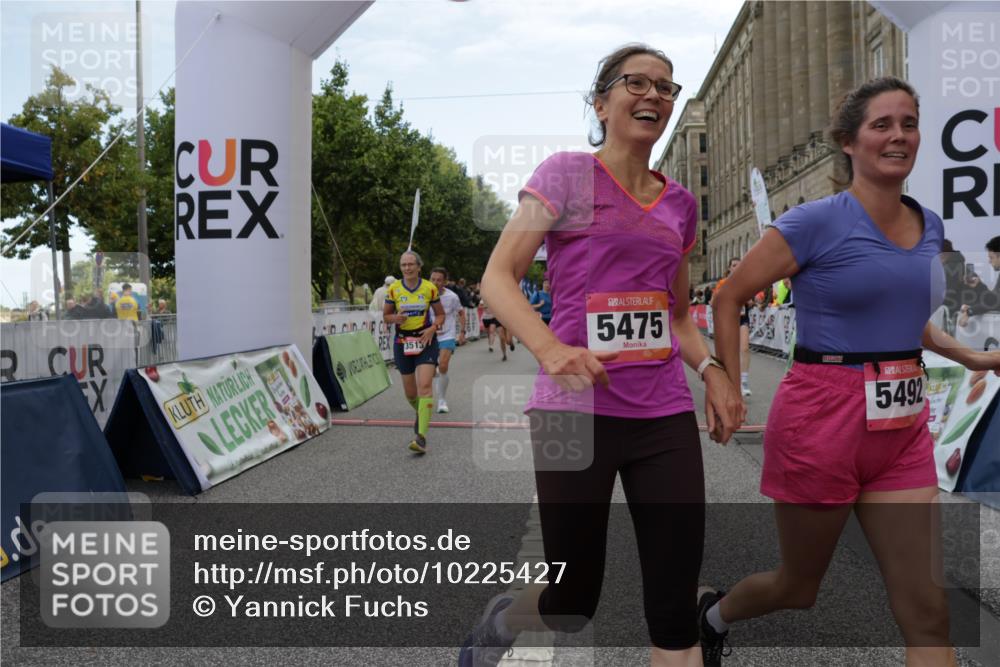 06.09.2026 - CURREX Alsterlauf Yannick Fuchs http://msf.ph/oto/10225427 06.09.2026 10:14:22 Ziel 3039, 3418, 3513, 3864, 3986, 4196, 4205, 4452, 4637, 5002, 5183, 5255, 5363, 5395, 5449, 5475, 6052 meine-sportfotos.de