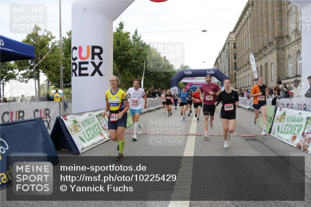 06.09.2026 - CURREX Alsterlauf Yannick Fuchs http://msf.ph/oto/10225429 06.09.2026 10:14:23 Ziel 3039, 3418, 3513, 3864, 3986, 4196, 4205, 4452, 4637, 4885, 5002, 5183, 5255, 5363, 5395, 5449, 5475, 6052 meine-sportfotos.de