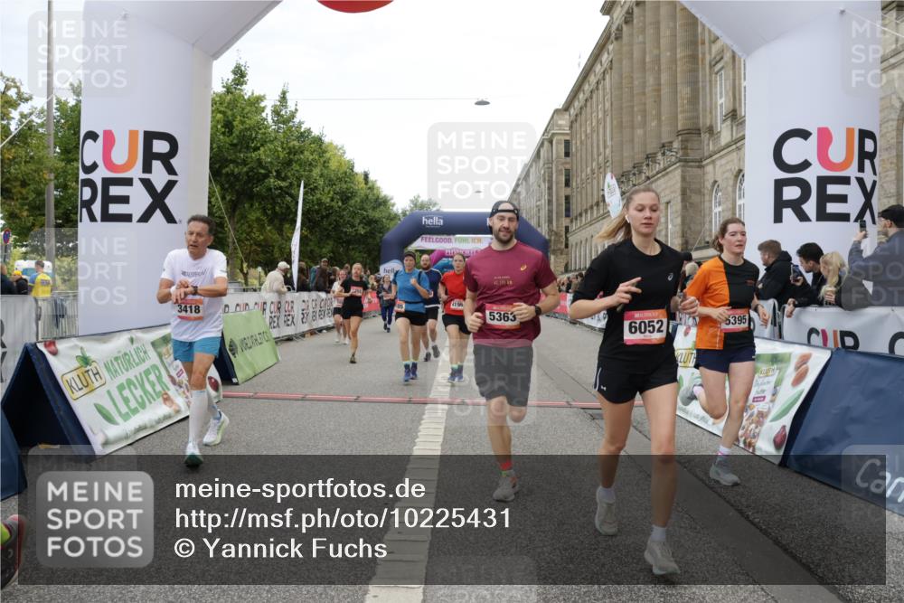 06.09.2026 - CURREX Alsterlauf Yannick Fuchs http://msf.ph/oto/10225431 06.09.2026 10:14:24 Ziel 3039, 3418, 3513, 3864, 3986, 4036, 4196, 4205, 4637, 4885, 5002, 5183, 5255, 5363, 5395, 5449, 5475, 6052 meine-sportfotos.de