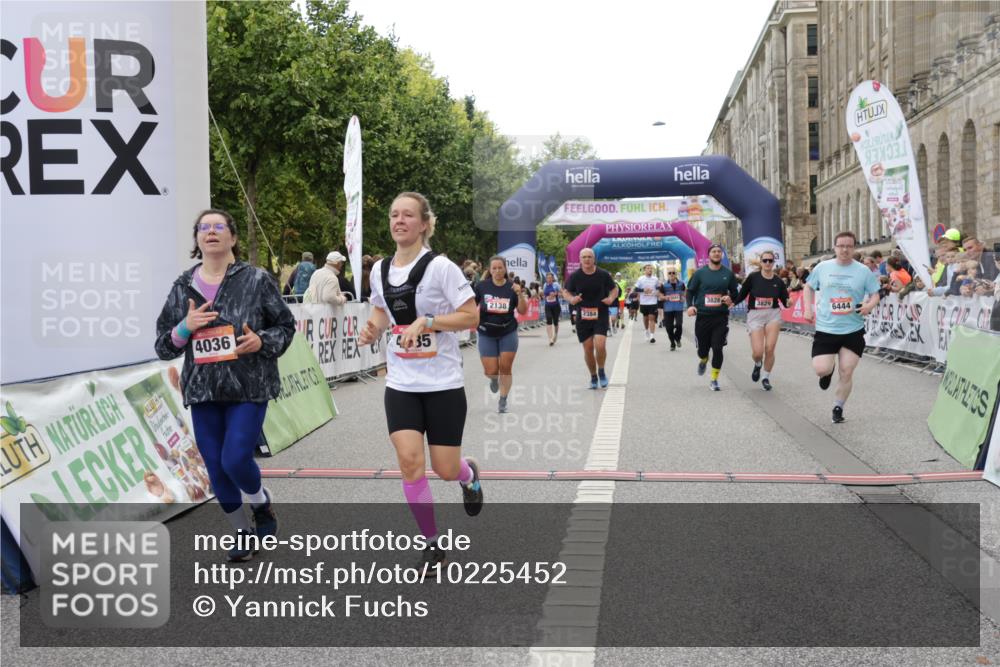 06.09.2026 - CURREX Alsterlauf Yannick Fuchs http://msf.ph/oto/10225452 06.09.2026 10:14:29 Ziel 2138, 2384, 3418, 3513, 3829, 4036, 4196, 4205, 4885, 5002, 5255, 5363, 5395, 5449, 6052, 6444 meine-sportfotos.de