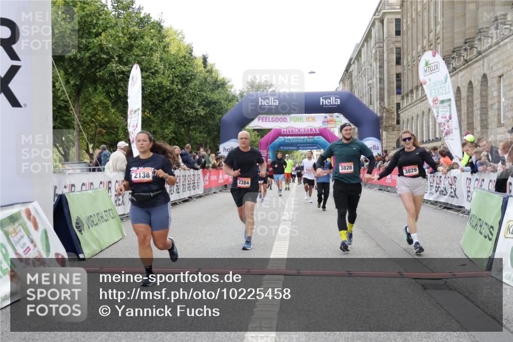 06.09.2026 - CURREX Alsterlauf Yannick Fuchs http://msf.ph/oto/10225458 06.09.2026 10:14:31 Ziel 2138, 2384, 2644, 3829, 4036, 4196, 4205, 4683, 4885, 5002, 5255, 5395, 5449, 6444 meine-sportfotos.de