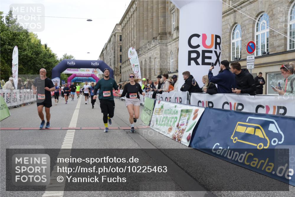 06.09.2026 - CURREX Alsterlauf Yannick Fuchs http://msf.ph/oto/10225463 06.09.2026 10:14:32 Ziel 2138, 2384, 2421, 2644, 3829, 4036, 4196, 4205, 4683, 4885, 5002, 5255, 5310, 5449, 6444 meine-sportfotos.de