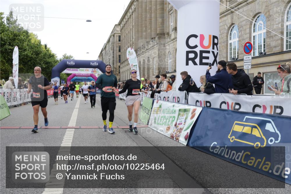 06.09.2026 - CURREX Alsterlauf Yannick Fuchs http://msf.ph/oto/10225464 06.09.2026 10:14:32 Ziel 2138, 2384, 2421, 2644, 3829, 4036, 4196, 4205, 4683, 4885, 5002, 5255, 5310, 5449, 6444 meine-sportfotos.de