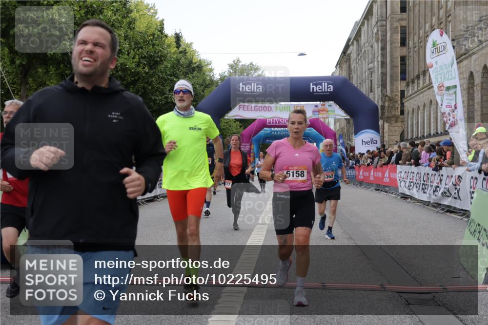06.09.2026 - CURREX Alsterlauf Yannick Fuchs http://msf.ph/oto/10225495 06.09.2026 10:14:40 Ziel 2421, 2644, 3624, 3907, 4362, 4677, 4683, 5310, 5965, 6158, 6332 meine-sportfotos.de