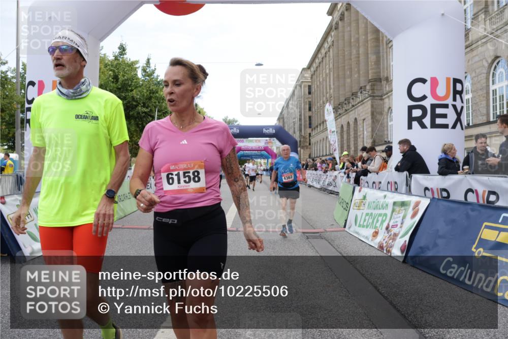 06.09.2026 - CURREX Alsterlauf Yannick Fuchs http://msf.ph/oto/10225506 06.09.2026 10:14:43 Ziel 2421, 3184, 3260, 3624, 3907, 4362, 4677, 4683, 5078, 5310, 5533, 5534, 5965, 6158, 6332 meine-sportfotos.de