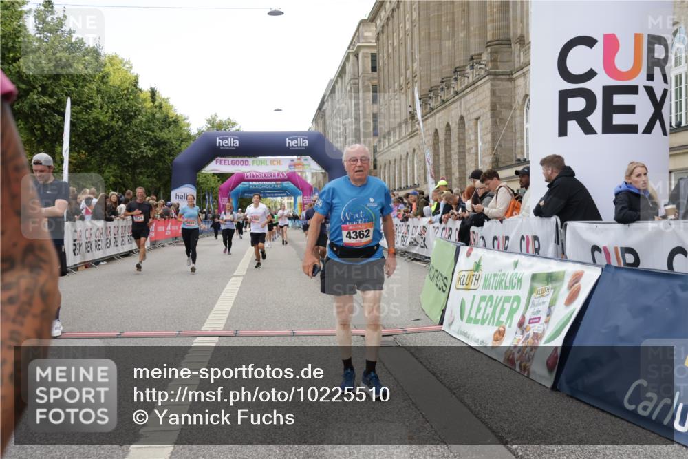 06.09.2026 - CURREX Alsterlauf Yannick Fuchs http://msf.ph/oto/10225510 06.09.2026 10:14:44 Ziel 2421, 3184, 3260, 3624, 3907, 4362, 4677, 5078, 5310, 5533, 5534, 5965, 6053, 6158, 6332 meine-sportfotos.de
