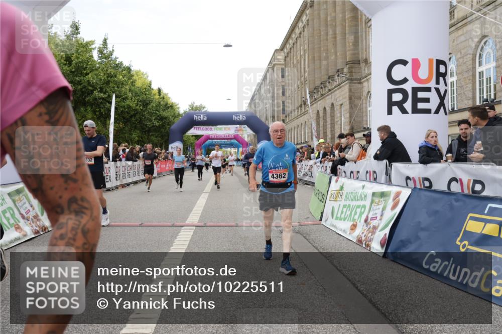 06.09.2026 - CURREX Alsterlauf Yannick Fuchs http://msf.ph/oto/10225511 06.09.2026 10:14:44 Ziel 2421, 3184, 3260, 3624, 3907, 4362, 4677, 5078, 5310, 5533, 5534, 5965, 6053, 6158, 6332 meine-sportfotos.de