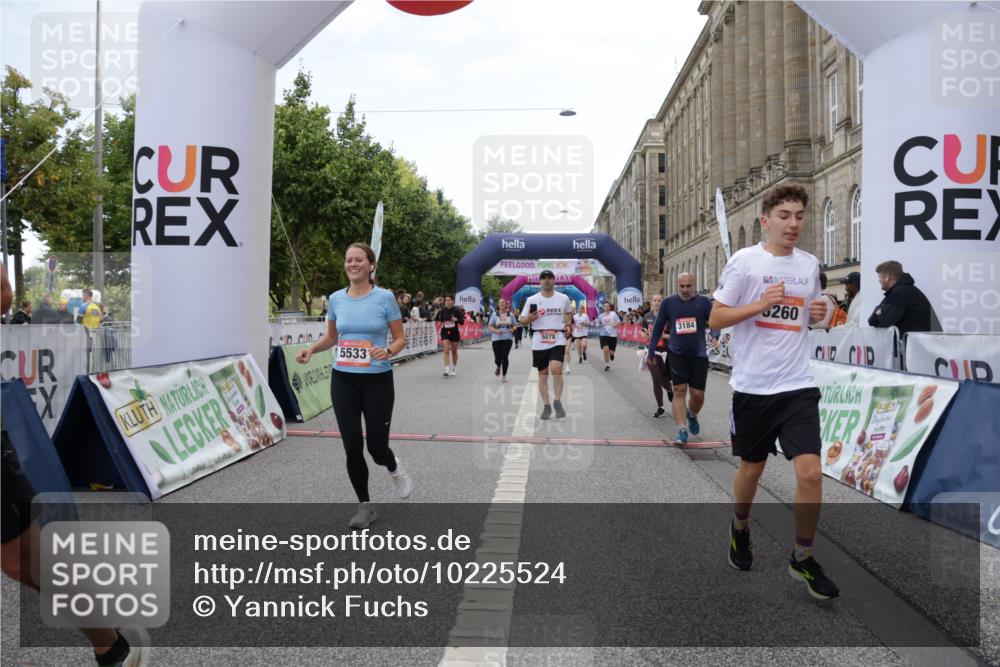 06.09.2026 - CURREX Alsterlauf Yannick Fuchs http://msf.ph/oto/10225524 06.09.2026 10:14:48 Ziel 3121, 3184, 3260, 4362, 4649, 4677, 5078, 5533, 5534, 5802, 6015, 6053, 6158, 6332 meine-sportfotos.de
