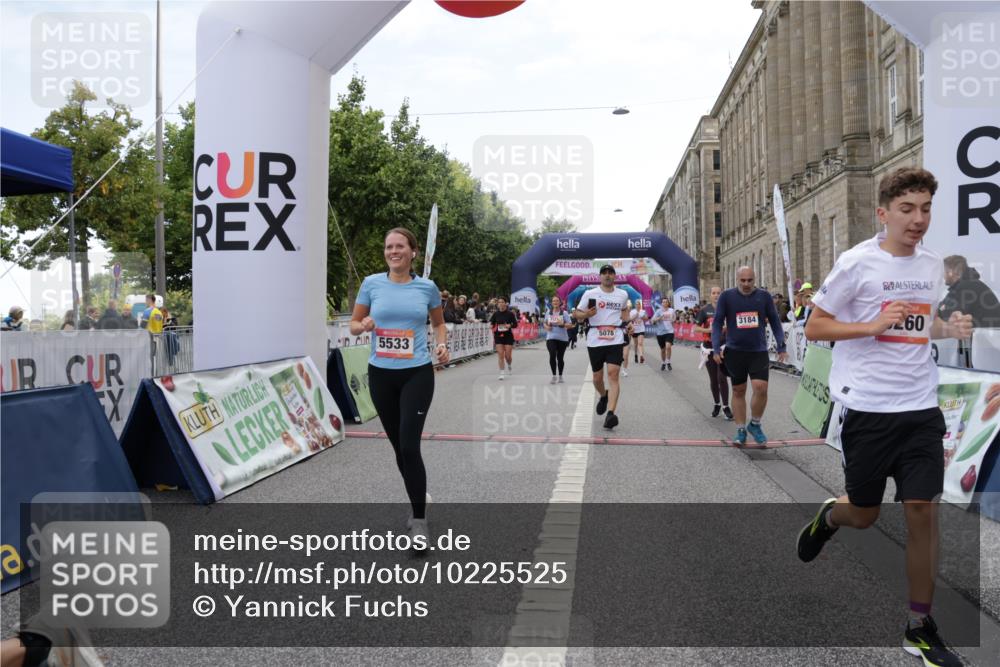 06.09.2026 - CURREX Alsterlauf Yannick Fuchs http://msf.ph/oto/10225525 06.09.2026 10:14:48 Ziel 3121, 3184, 3260, 4362, 4649, 4677, 5078, 5533, 5534, 5802, 6015, 6053, 6158, 6332 meine-sportfotos.de