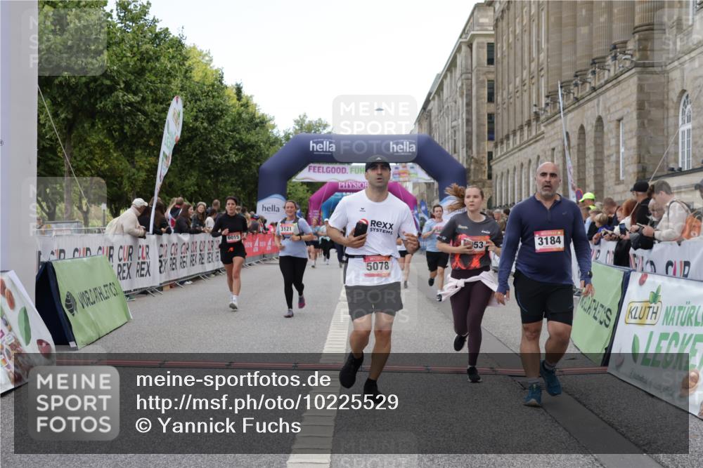 06.09.2026 - CURREX Alsterlauf Yannick Fuchs http://msf.ph/oto/10225529 06.09.2026 10:14:49 Ziel 3121, 3184, 3260, 4362, 4649, 4677, 5036, 5078, 5533, 5534, 5616, 5802, 6015, 6053, 6332 meine-sportfotos.de