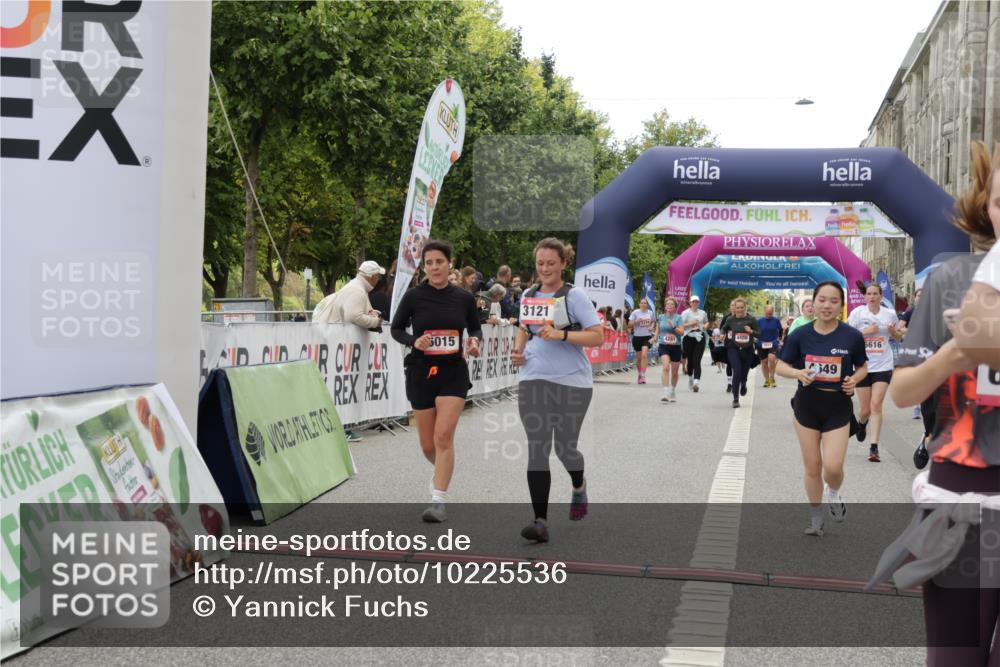06.09.2026 - CURREX Alsterlauf Yannick Fuchs http://msf.ph/oto/10225536 06.09.2026 10:14:50 Ziel 3121, 3184, 3260, 4362, 4528, 4649, 4677, 5036, 5078, 5533, 5534, 5616, 5802, 6015, 6053, 6332 meine-sportfotos.de