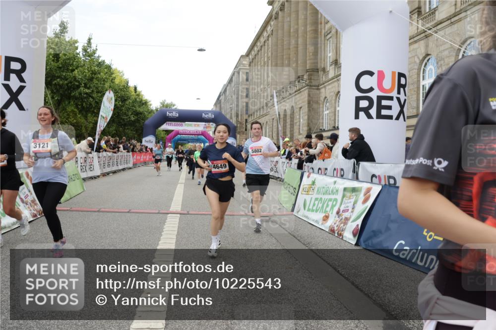 06.09.2026 - CURREX Alsterlauf Yannick Fuchs http://msf.ph/oto/10225543 06.09.2026 10:14:52 Ziel 3121, 3184, 3260, 4281, 4488, 4528, 4649, 5036, 5078, 5533, 5534, 5616, 5802, 6015, 6053 meine-sportfotos.de