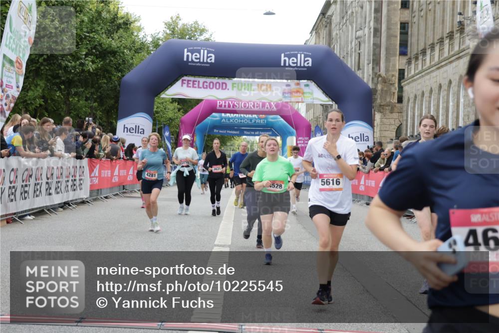 06.09.2026 - CURREX Alsterlauf Yannick Fuchs http://msf.ph/oto/10225545 06.09.2026 10:14:53 Ziel 3121, 3184, 3260, 4281, 4488, 4528, 4649, 5036, 5078, 5533, 5534, 5616, 5802, 5896, 6015, 6053 meine-sportfotos.de