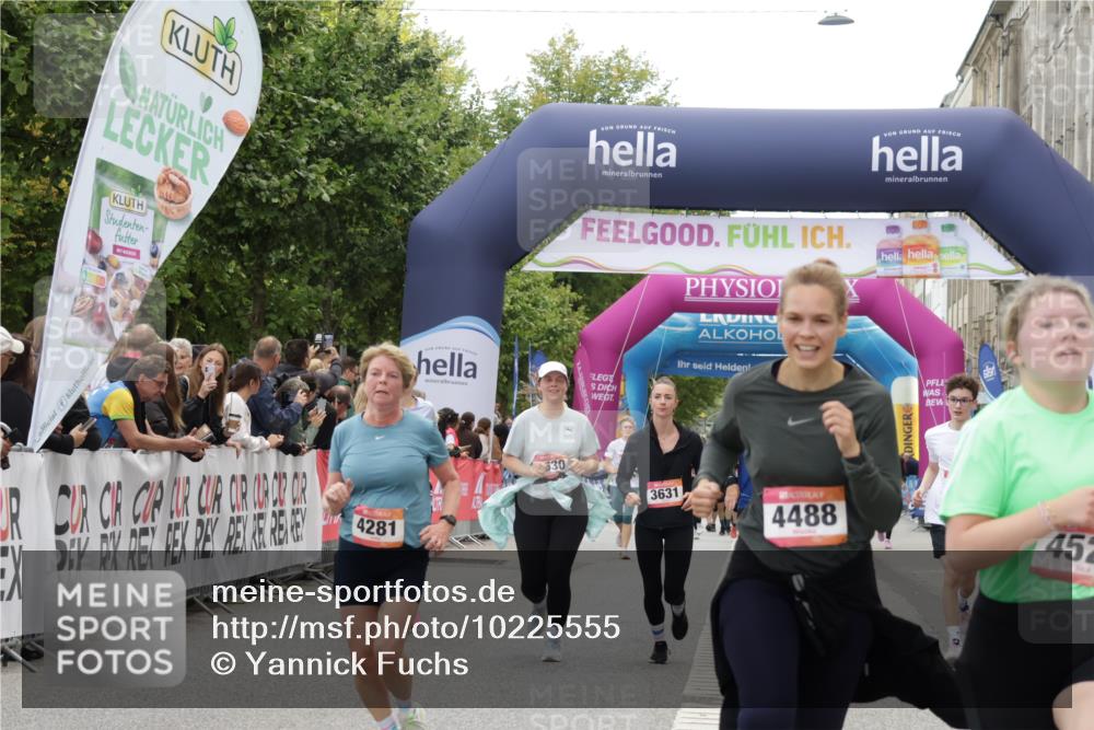 06.09.2026 - CURREX Alsterlauf Yannick Fuchs http://msf.ph/oto/10225555 06.09.2026 10:14:55 Ziel 3121, 3134, 3184, 3630, 3631, 4281, 4488, 4528, 4649, 5036, 5078, 5616, 5802, 5896, 6015, 6053 meine-sportfotos.de