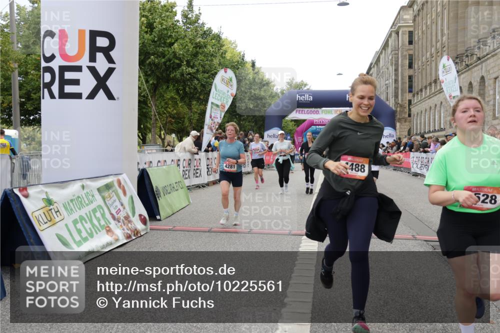 06.09.2026 - CURREX Alsterlauf Yannick Fuchs http://msf.ph/oto/10225561 06.09.2026 10:14:56 Ziel 3121, 3134, 3614, 3630, 3631, 4281, 4488, 4528, 4649, 5036, 5616, 5802, 5896, 6015, 6053 meine-sportfotos.de