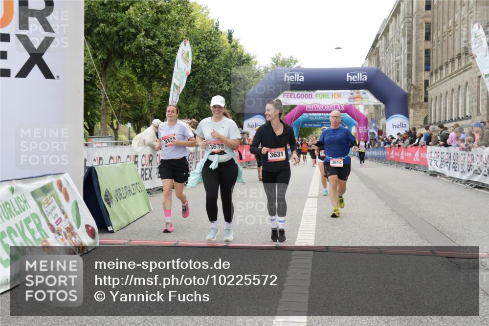 06.09.2026 - CURREX Alsterlauf Yannick Fuchs http://msf.ph/oto/10225572 06.09.2026 10:14:59 Ziel 2860, 3134, 3614, 3630, 3631, 4281, 4488, 4528, 5036, 5616, 5802, 5896, 8081 meine-sportfotos.de