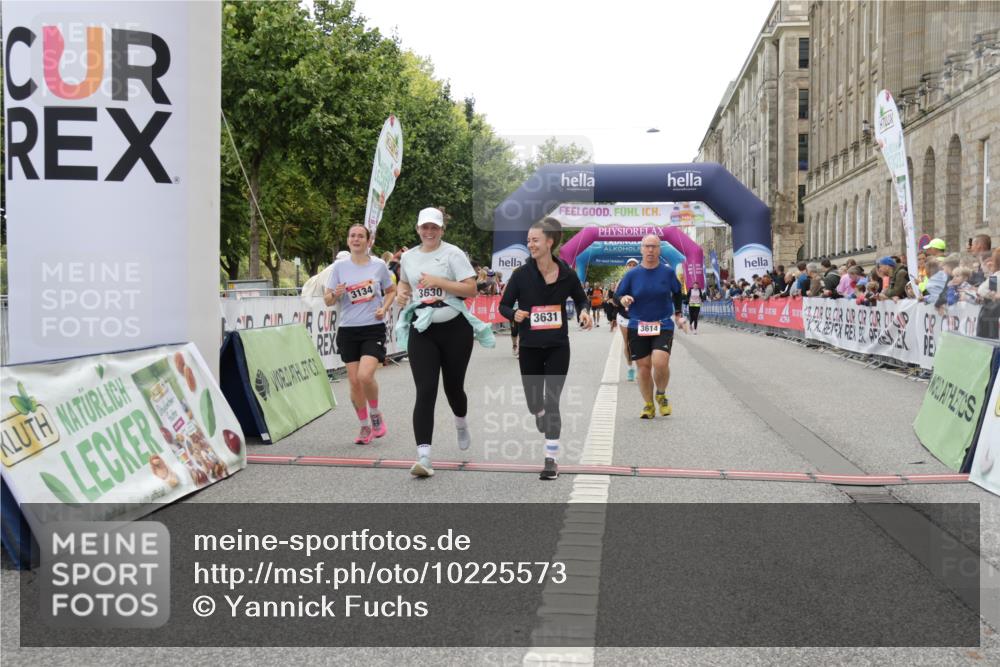 06.09.2026 - CURREX Alsterlauf Yannick Fuchs http://msf.ph/oto/10225573 06.09.2026 10:14:59 Ziel 2860, 3134, 3614, 3630, 3631, 4281, 4488, 4528, 5036, 5616, 5802, 5896, 8081 meine-sportfotos.de