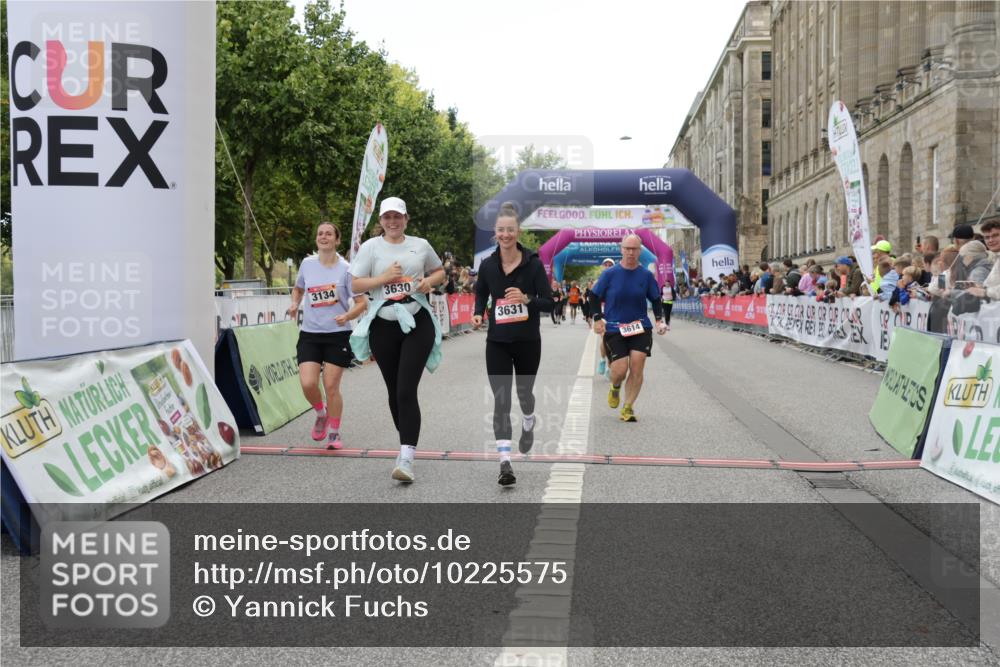 06.09.2026 - CURREX Alsterlauf Yannick Fuchs http://msf.ph/oto/10225575 06.09.2026 10:14:59 Ziel 2860, 3134, 3614, 3630, 3631, 4281, 4488, 4528, 5036, 5616, 5802, 5896, 8081 meine-sportfotos.de